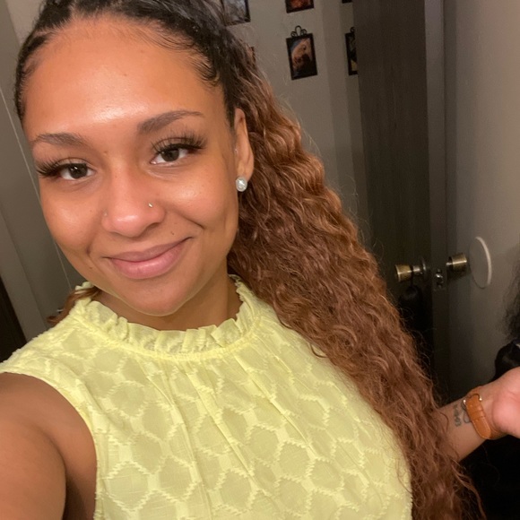 Meet your Posher, Emily - Picture 1 of 1